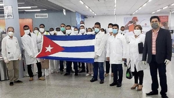 Cuban Doctors Head to South Africa to Help Fight COVID-19