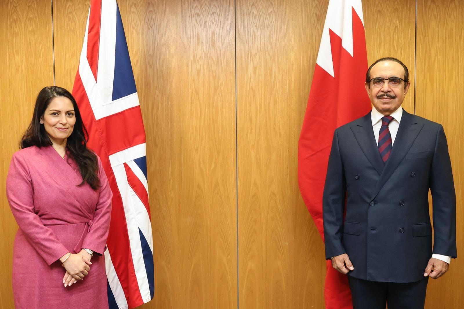 نائب بريطانيّ يُطالب بتطبيق عقوبات قانون ماغنتسكي على وزير داخليّة البحرين لدوره الطّويل في الانتهاكات الجسيمة لحقوق الإنسان