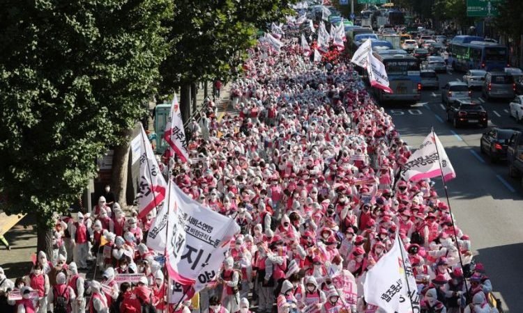 South Korean workers strike for secure work and better living standards